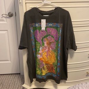 Brand new Urban Outfitters T-Shirt. Selling because I got the wrong size